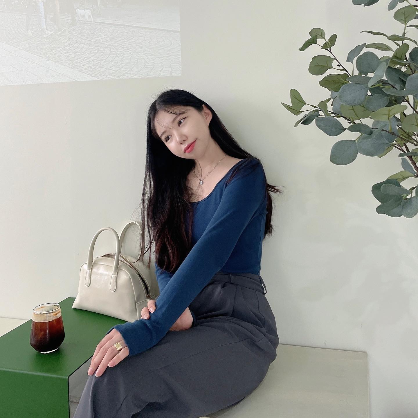 “밴딩으로 신축성과 옆트임으로 활동성을 높인 제품🩳 오가닉 100%순면으로 자극없이 편안하게 입을 수 있어 좋다~~ 컬로도 다양해서 고르는 재미까지 😄 편하고 널널하기까지 해 편하게 잠옷으로도 입고 속바지로도 입을 수 있어 활용도가 높다”