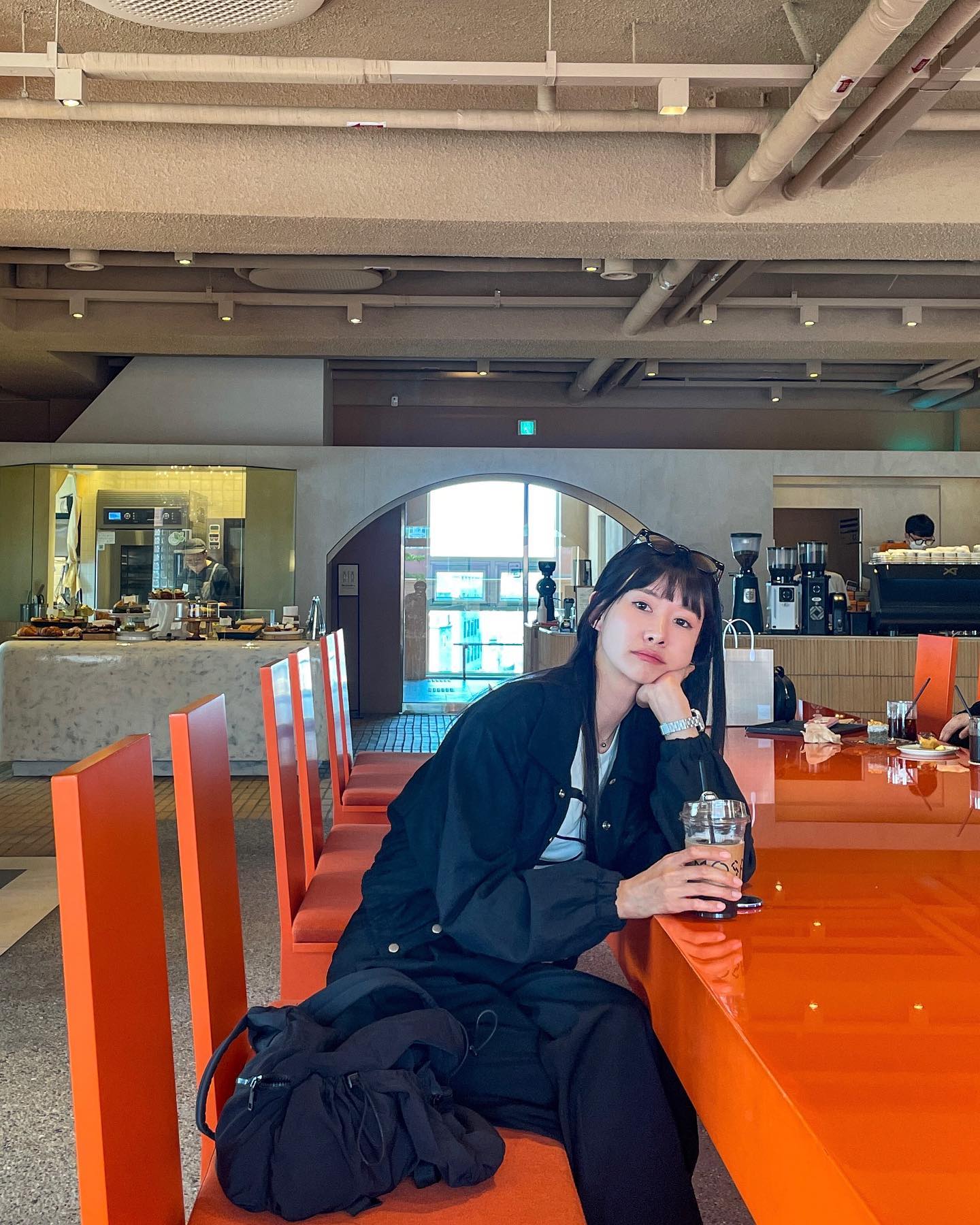 사진찍기 좋은 #카페모습 (mosp)✌🏻

날씨가 좋아서 오월드가려다가, 주차장이 꽉차서 포기하고
와보고싶었던 대전 문화동 카페투어 고고~
내스타일 포토존이 많아서 핵만족😎 예뿌당🤍

🏷️#mosp 
▫️대전 중구 보문산로331
▫️주차장 무료 (지상/지하)

#대전문화동카페#대전포토존
#대전핫플카페#구플_대전