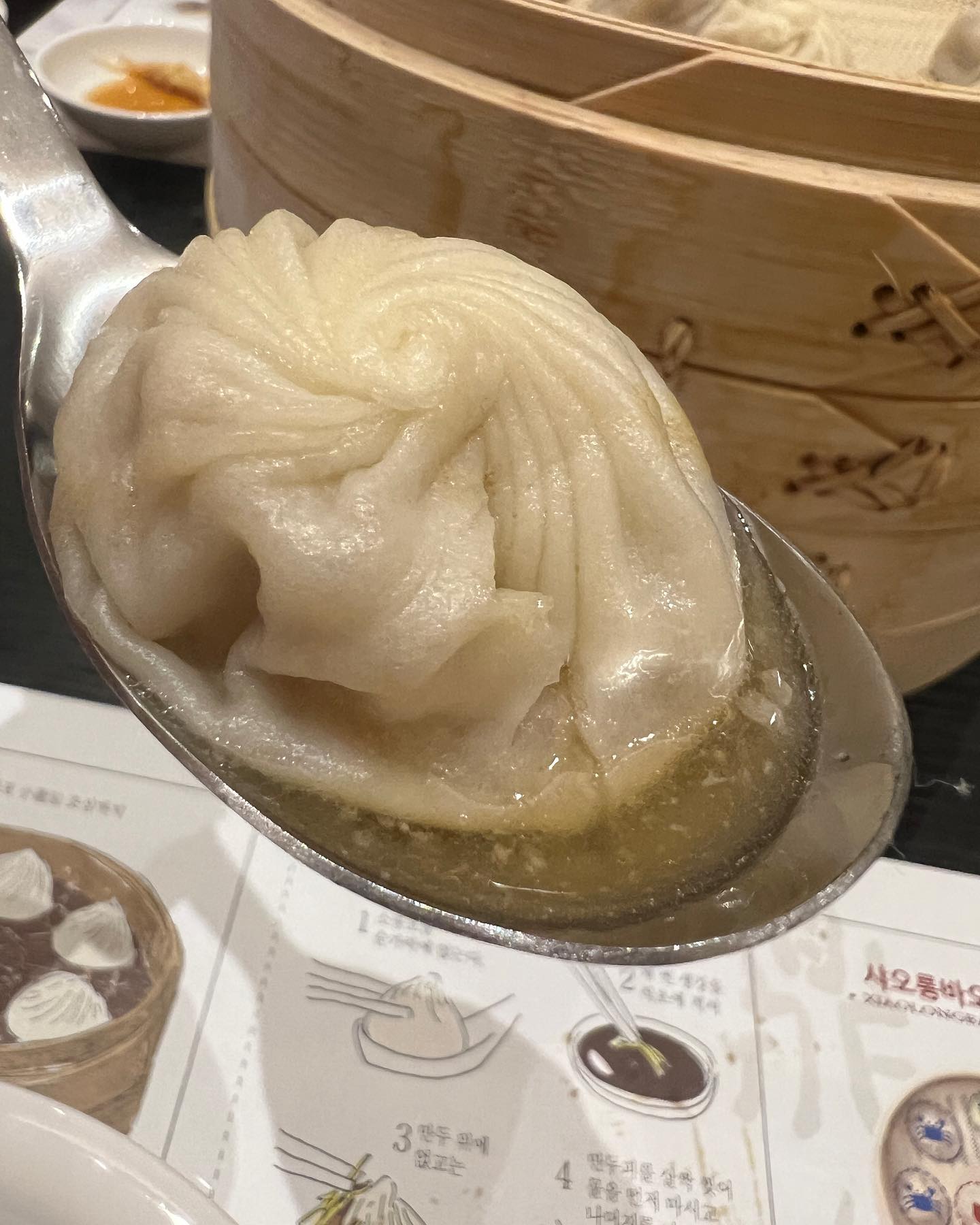 .
롯데광복에 생긴 대만 딘타이펑
대만에서 먹었던 그맛을 부산에서도!
육즙팡팡 샤오롱바오 얼큰한 우육면 쵝오
#딘타이펑부산 #부산딤섬