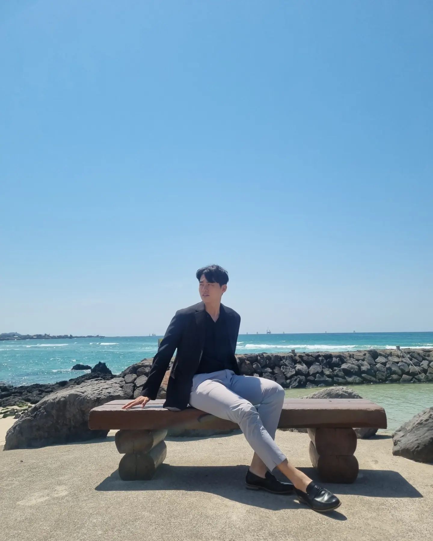 #제주바다 
.
.
.
짧지만 강렬했던 제주 #당일치기 

#제주해안도로 #제주카페맛집 #선셋클리프