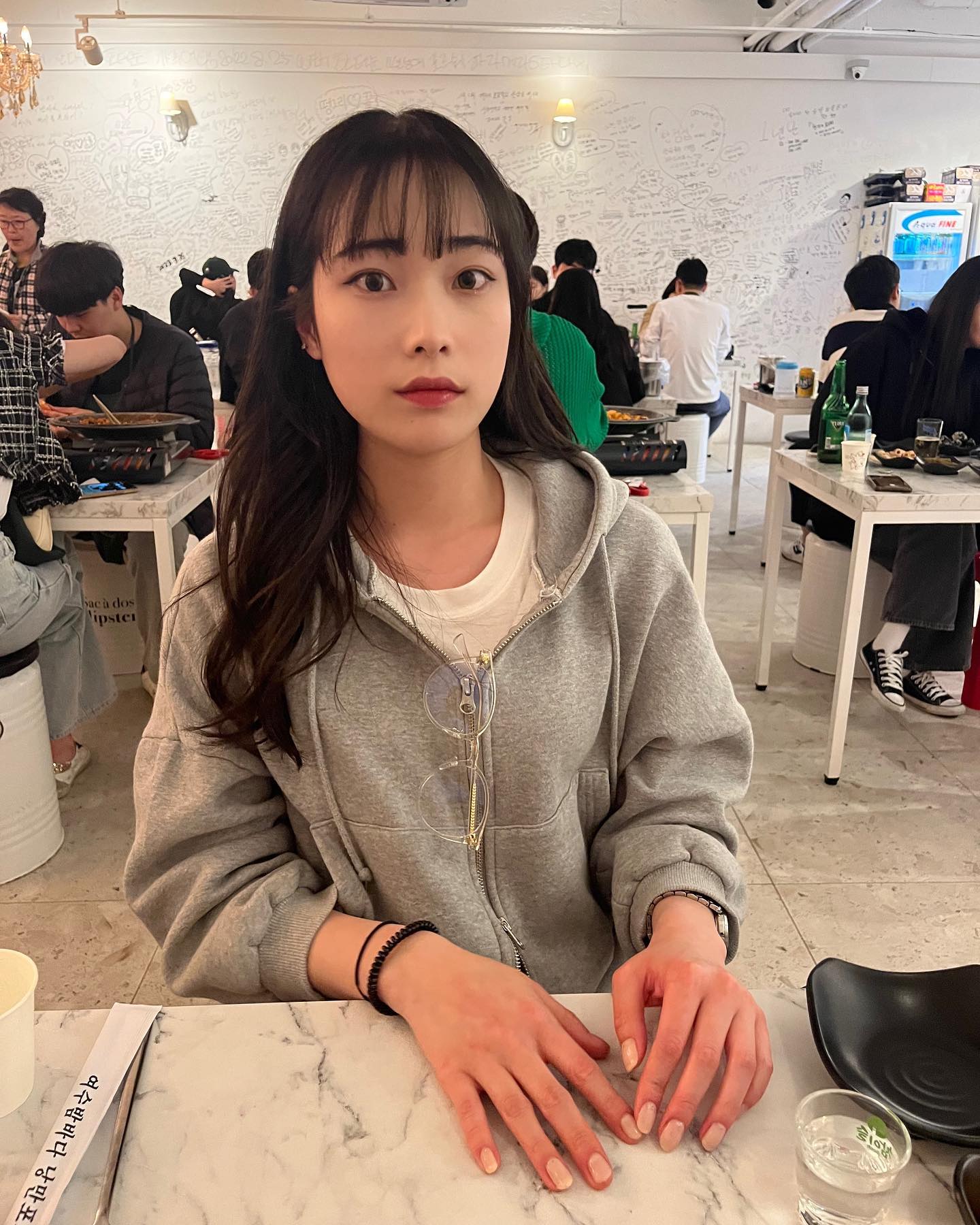이제 시끄러운 식당에서 한 시간 이상 못 있는다🤔