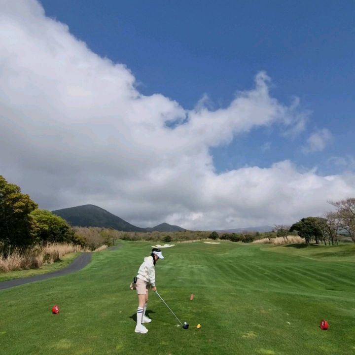 ⛳️라운딩

바람도 불고 춥고 공도 안맞구🙈
그래도 즐거웠던 우당탕탕 명랑골프🏌‍♀️

.
#4월라운딩 #엘리시안제주 #골린이 #골프친구들 #어우리