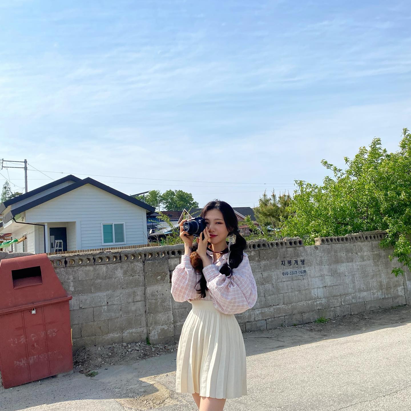 카메라 산 기념으로 한컷🥰
.
.
.
.
.
#캐논카메라 #일상룩 #여름이온다 #사진촬영 #사진포즈 #여자셔츠추천 #자연과함께 #월요일시작 #좋아요폭탄 #인스타시작 #fashion #fashionstyle #fashionmodel #cameralover #likesforlike #likeinstagram #instatravel #instabeauty #kstyle #followers #instafollow #summeroutfit