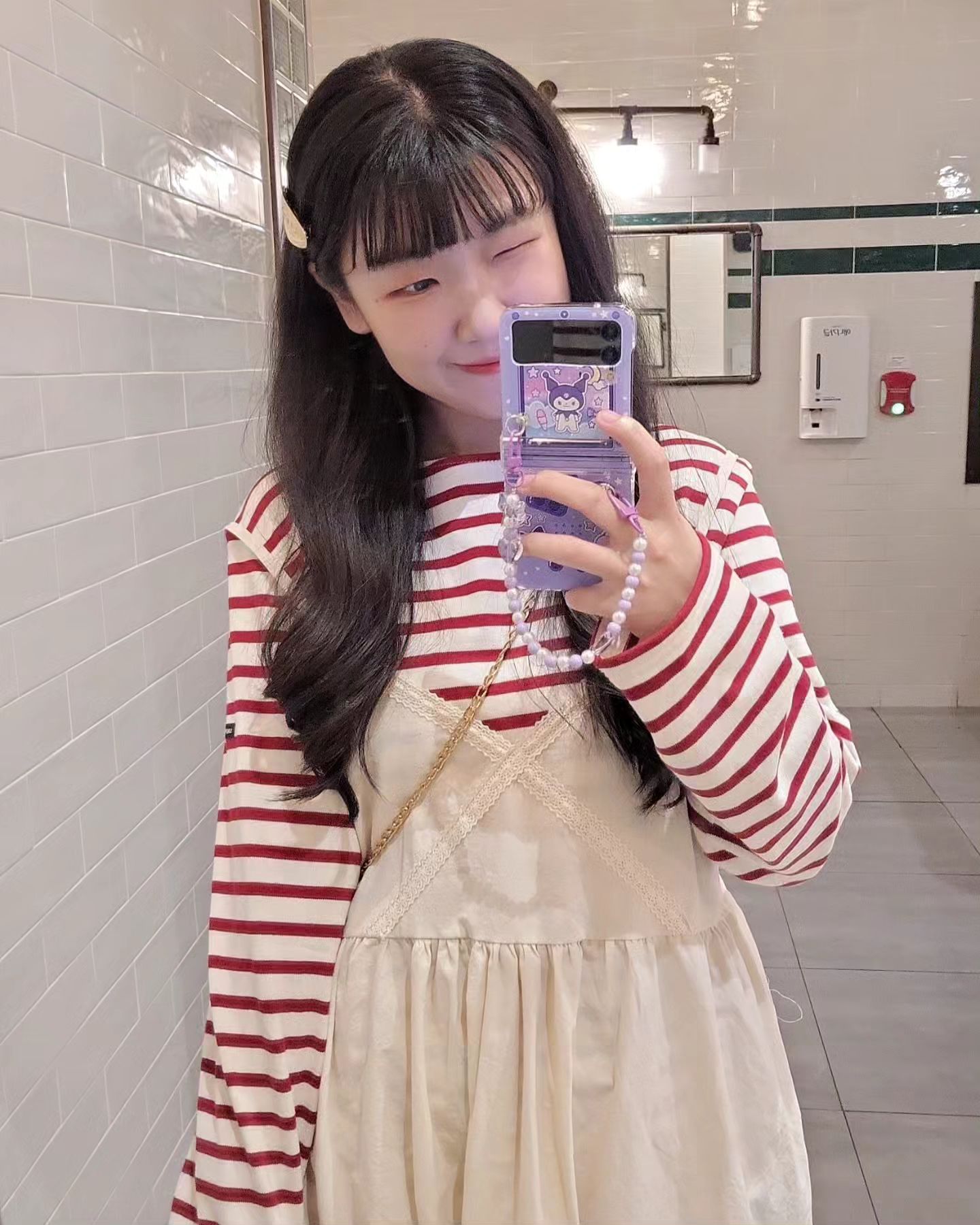 근로자의 날때 다들 쉬셨나요?!

저는 혼자 #잠실 나들이 다녀왔어요 ヾ(๑╹◡╹)ﾉ"♥ 

혼자 다이소에서 구경을 1시간정도 한거같아요 ㅋㅋㅋㅋㅋㅋㅋㅋ 왜이렇게 꿀템이 많죠? 완전 보물창고..!! 어버이날때 돈부채 만들어드리려고 재료 사러갔었어요!ㅎㅎ 

그리고 롯데월드몰에 #소금빵 달인이라고 써있는 #소담고방 팝업스토어가 있길래... 2만원어치사왔어요... 놓칠수없찌....🥐

+) 그리고 귀엽고 키치한 소품샵 이나 악세사리샵 아시는분들있을까요 🥺 이어커프 사고싶은데 아기자기한 아이템을 끼고싶어서 추천해주세요 💗