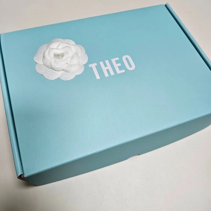 #협찬

건베의 900일 기념촬영을 위해 명품키즈웨어 렌탈 업체 THEO에서 이쁜 옷을 렌탈래주셨어요🤍

 건베의 사진 사진 귀엽다 이쁘다 칭찬을 많이 들었는데 다 THEO 덕분인거 같아요~

건베가 입은 제품은 버버리의 상하복인데 따뜻한 5월에 입음 정말 이쁠것 같지 않나요?? 그외에 디올, 펜디, 톰브라운 등 이름만 들어도 다 아는 명품 웨어들이 있는데 정말 다 이쁘고 고급짐이 뿜뿜🫣

백화점과 공식구매처를 통한 100% 정품만 취급한다고 하니 더욱 믿고 입힐 수 있어요🥰

어린이날 맞이 원타임렌탈 50% 할인이벤트를 하고있으니 지금 들어가서 쿠폰 받으세요~

또 백혈병소아암협회에 결제금액의 1%가 기부되는 [기부를 입다] 캠페인도 진행중이니 우리아이 이쁜 명품옷도 입혀주고 기부도 같이 하니 더욱 좋은 THEO의 명품키즈웨어 렌탈 서비스 너무 좋은거 같아요🤍

.
.
.
theo_dore_official

#아기정장대여#아기옷대여#키즈명품#테오#키즈웨어 #아동정장대여#펜디키즈#아기옷#디올키즈#아동의류대여 #리뷰노트