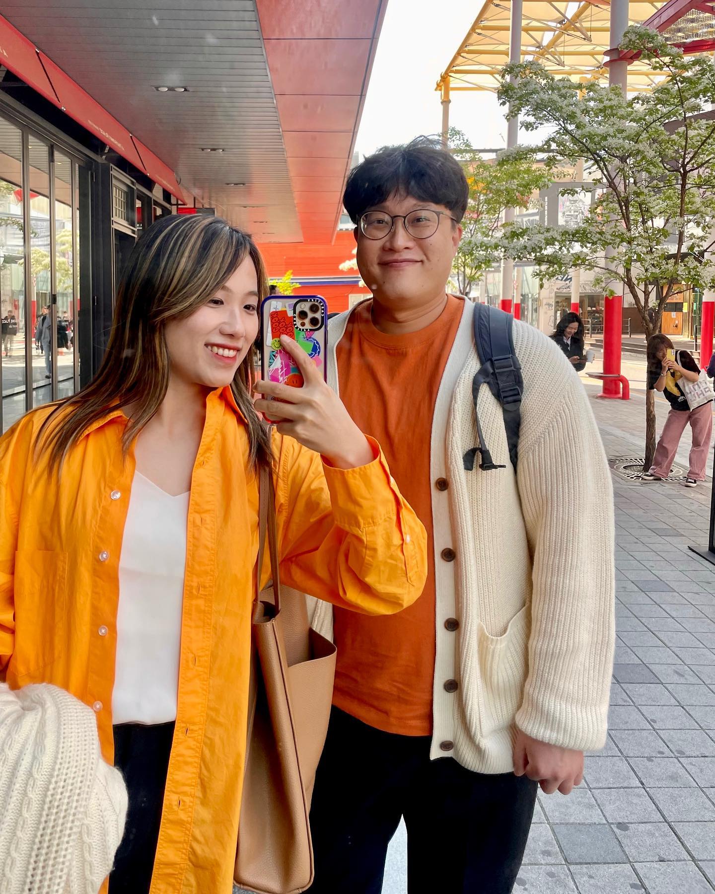 #전주국제영화제 #jiff2023 
즐거웠다 전주🧡 어쩌다보니 영화제랑 깔맞춤🍊✨
4월 내내 아프고ㅠㅠ 5월 첫날 콧바람 제대로 쐬고옴🌱
5월은 건강하고 행복하자🫶🏻