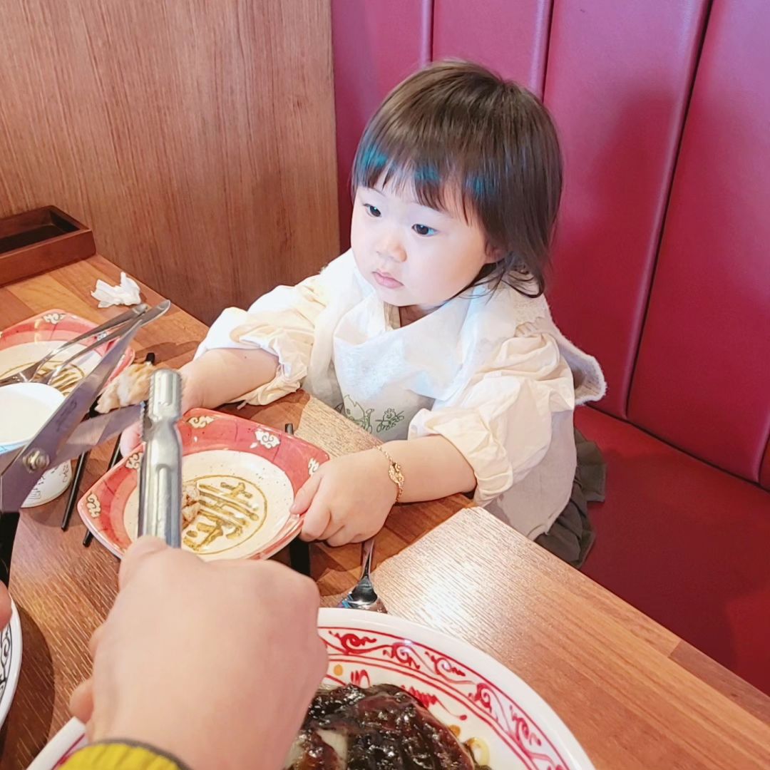 #협찬 ❛ 보배반점 ❜ 진접점

부산에서 보배반점 엄청 맛있게 먹었었는데,
남양주에도 생겨서 다녀왔어용!!
짜장이 기본 간짜장 스타일이라 맛있고,
탕수육은 넘 쫀득쫀득>.<
 
이번 신메뉴 시그니처 크림짬뽕 먹으려고 갔는데,
이미 솔드아웃..띠로리💧💧 

다음번엔 수제비짬뽕이랑 크림짱뽕 먹으러갈테얏

✔️ 하이볼, 고량주 등 중국st 주류도 팔고있고, 
편의시설 서비스도 잘되어있음
✔️ 셀프바도 넘 깔끔하게 되어있어서 좋음
(공기밥 무한리필)