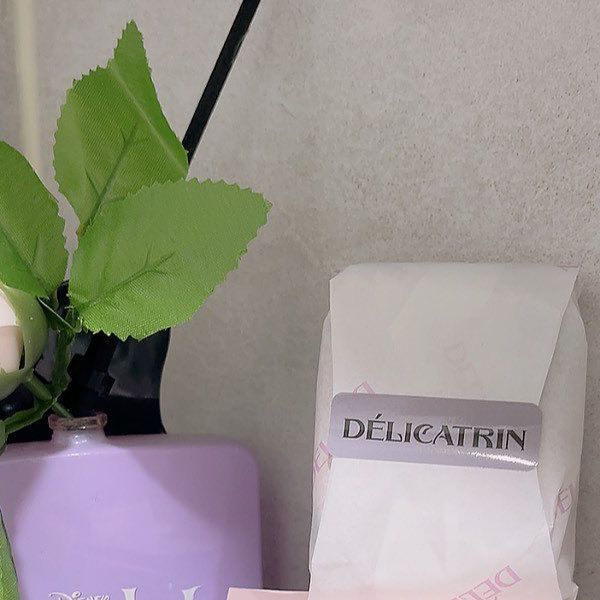 소통🙋🏻‍♀️ on Instagram: "@delicatrin_official #그릭요거트비누 🎀피부에 좋지 않은 모든 성분을 없앤 천연 수제 비누🎀 수제로 만들어 만드는 시간 500시간 이나 소요되서 만든거래