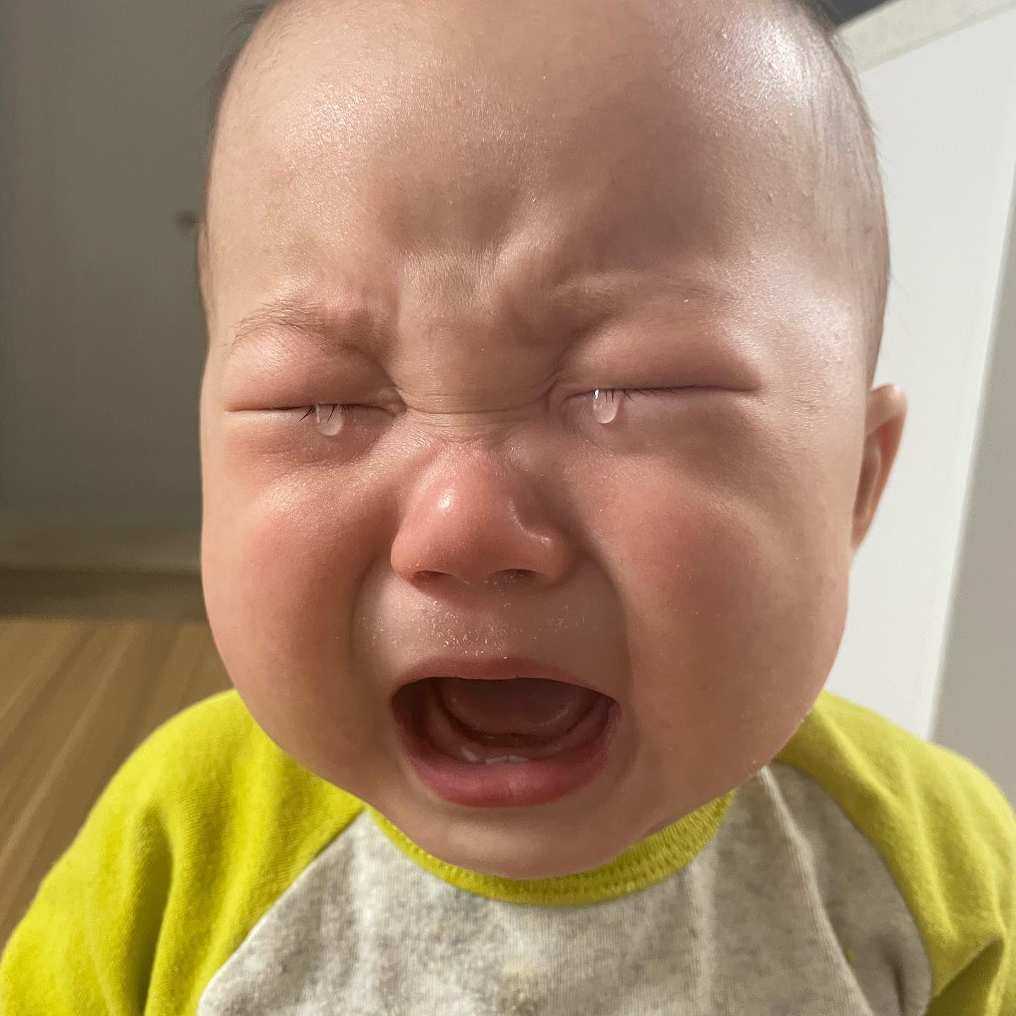 자기싫다고 대성통곡 ㅠ ㅠ 
#꼬질이 #8개월아기