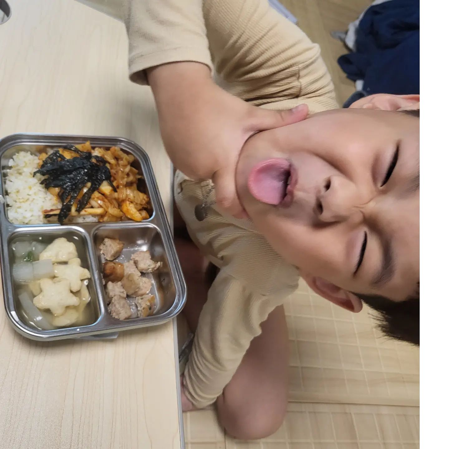 6살은 원래 이런가..
#시선강탈