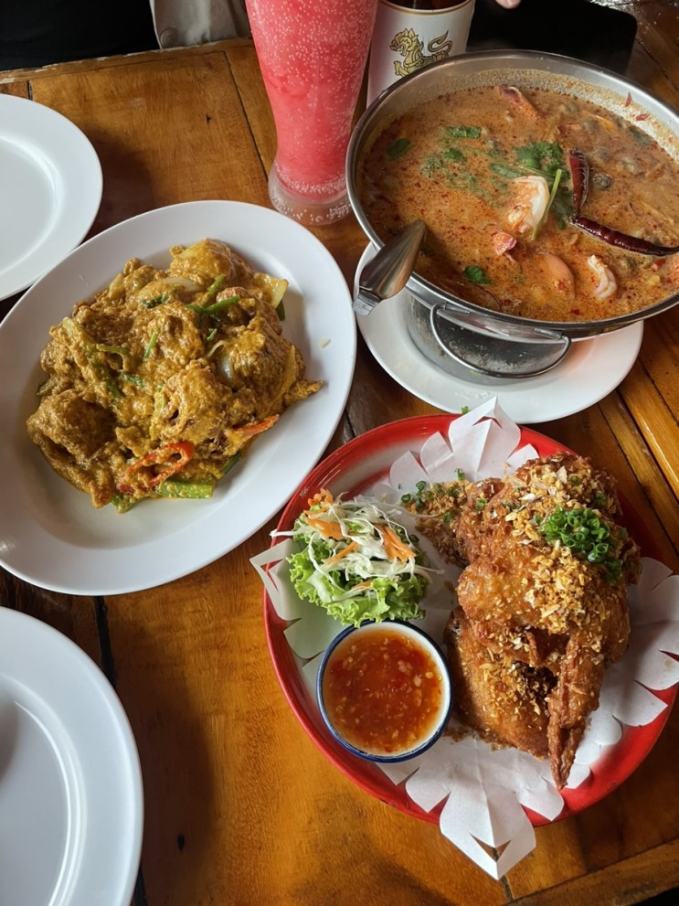 [태국,방콕 여행] ‘노스이스트’ 룸피니 공원 근처 푸팟퐁커리 찐 맛집 무조건 가세요 강추