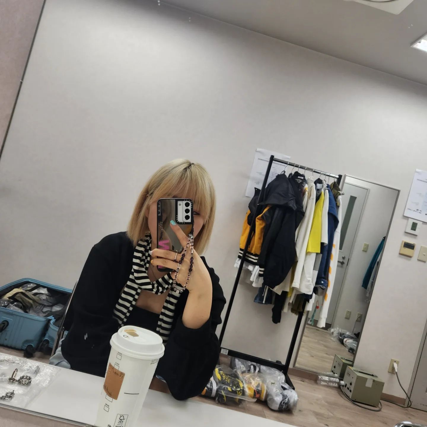 -

이번주 근황✌️👱‍♀️
출장중🪡🧵