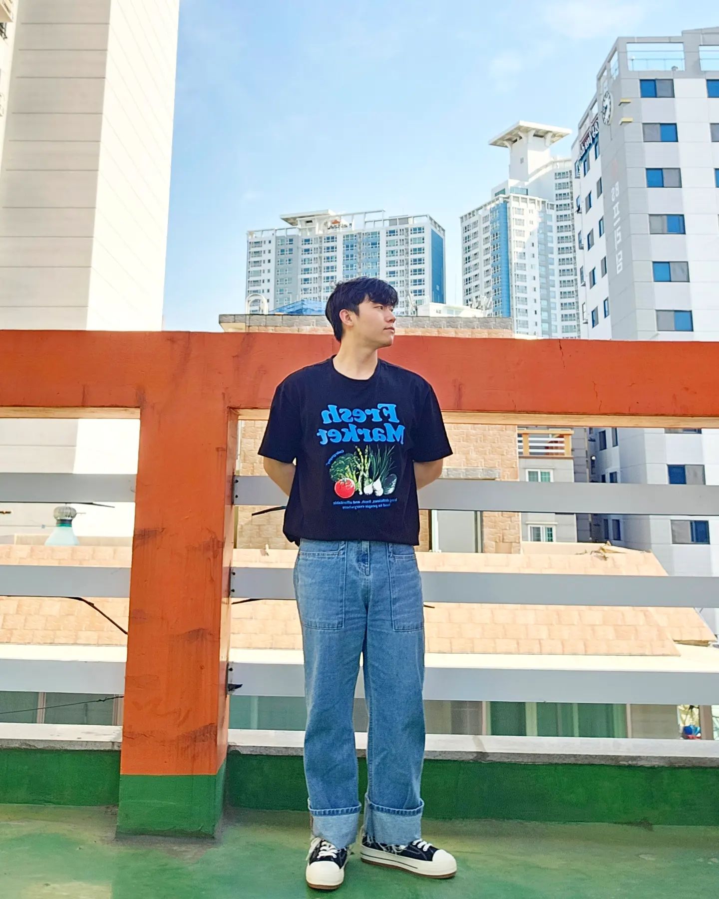 편하게편하게🫠🫠

상의 : code_graphy 
하의 : xtonz_indstries 
신발 : poseganch