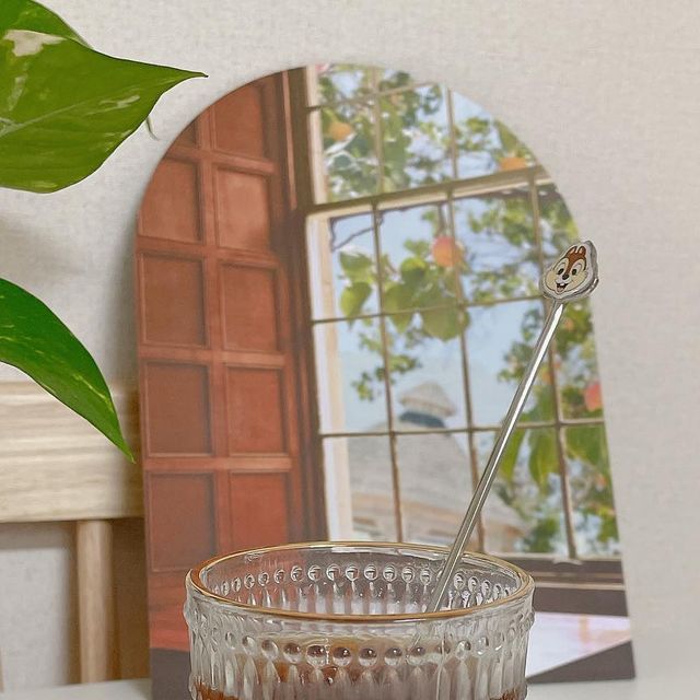 주희/아띠제이 [닥터클린톡/킨더브리제/버닝그램] on Instagram: "#협찬 귀여운 펭수피규어와 함께 마시는 맥널티 아이블루 헤이즐넛🫶🏻 ⠀⠀⠀⠀⠀⠀⠀⠀⠀⠀⠀⠀⠀⠀ 맥널티 아이브루 플