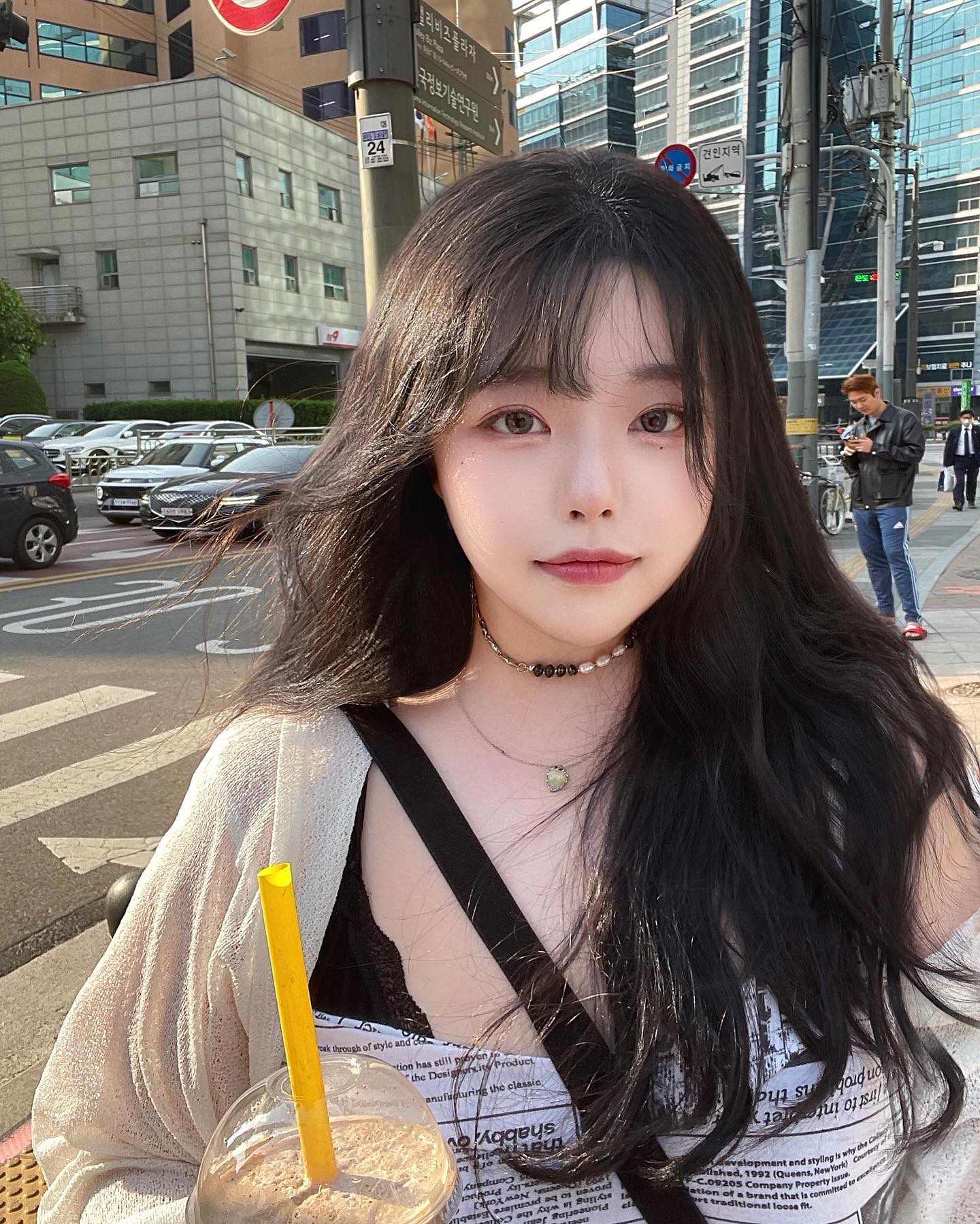 후면 카메라 어색해