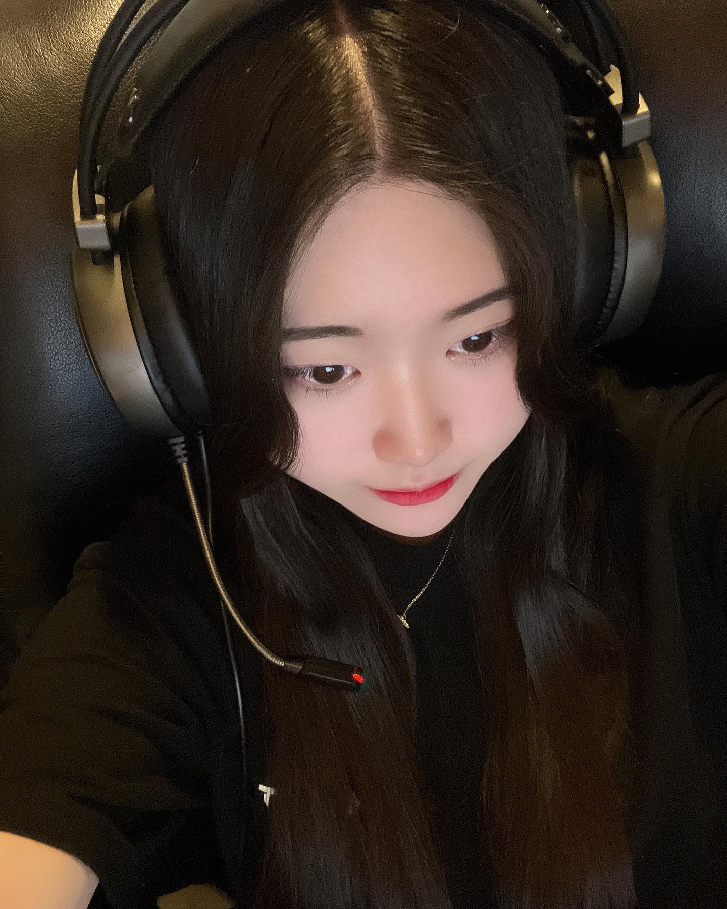 프로게이머 St. 🎮🖤
#피씨방 #pc방 #피방 #여러분들_오랭만!!
