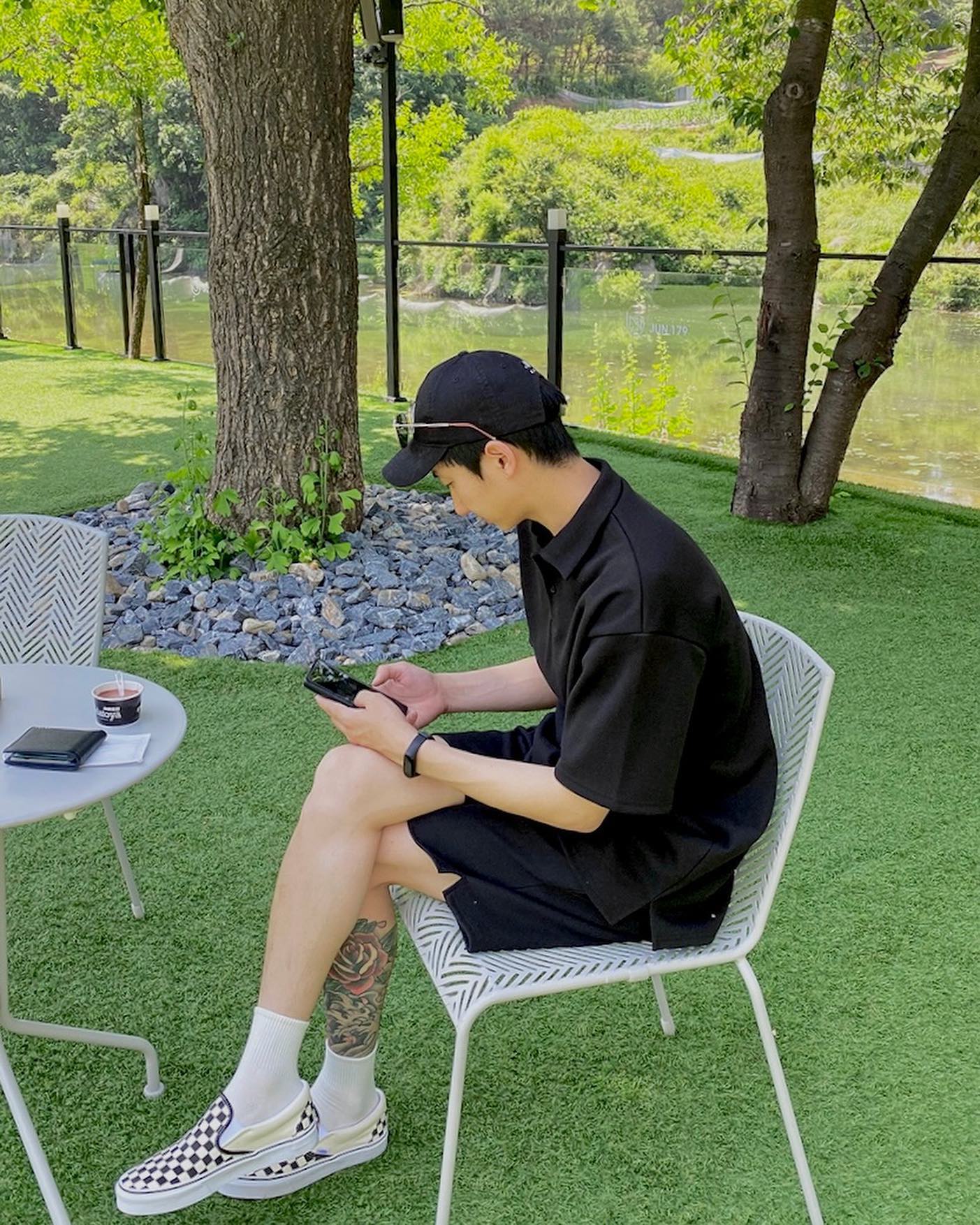 5월은 푸르구나~~🍏🫑🥒🫒🥬

#5월 #데일리 #데일리룩 #데일리그램 #불금 #주말 #반스 #슬립온 #반스슬립온 #야외 #카페 #푸르다 #좋반 #daily #dailylook #dailygram #dailyfashion #vans #vansslipon #ootd