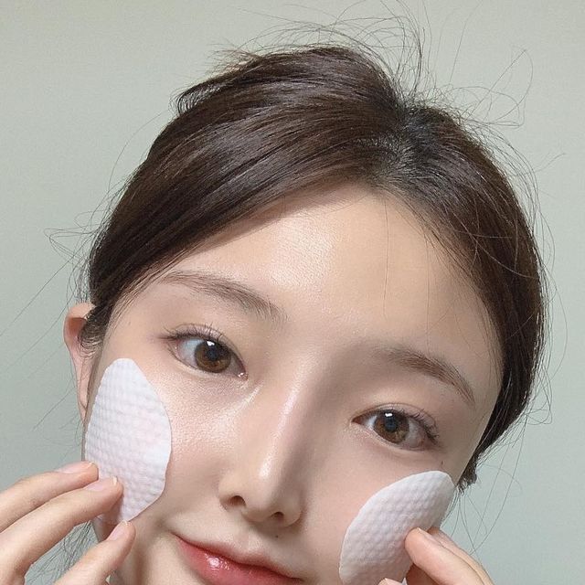 Ⓗ②ⓄⓃ on Instagram: "#광고 🤍제로 모공 패드 2.0🤍 . 이제 더워지는 계절에 모공관리도 꼭❗️해줘야 되는거 아시죵? . 이미 너무 유명한 제품 이라 모르는 분들은 없을테지만🫢 . 메디큐