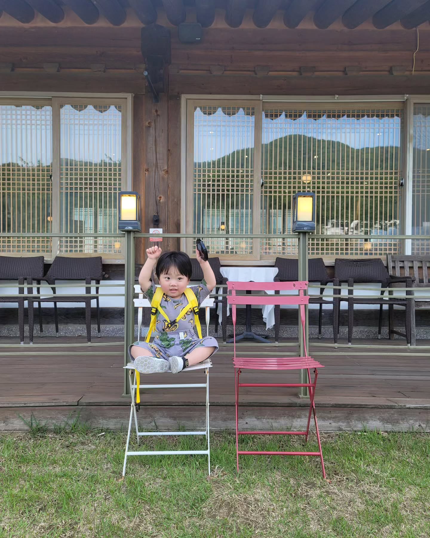 #코로나확진

나를 시작으로 섭이랑
오빠까지 코로나확진
어디서 옮은건지 모름 ㅋㅋㅋ
우리중 제일 건강한 섭이
하루반 열나더니  뭐없음^^
나는 3일을 끙끙 앓다가
거의 끝물에 코로나확진받음
격리만 늘어난듯한 기분....;;
내아플때 공감안해주던 오빠씨
자기 아프니까 끙끙 앓음
이 서러움은 잊지않겠다👊

#코로나뒷북
#드디어격리해제