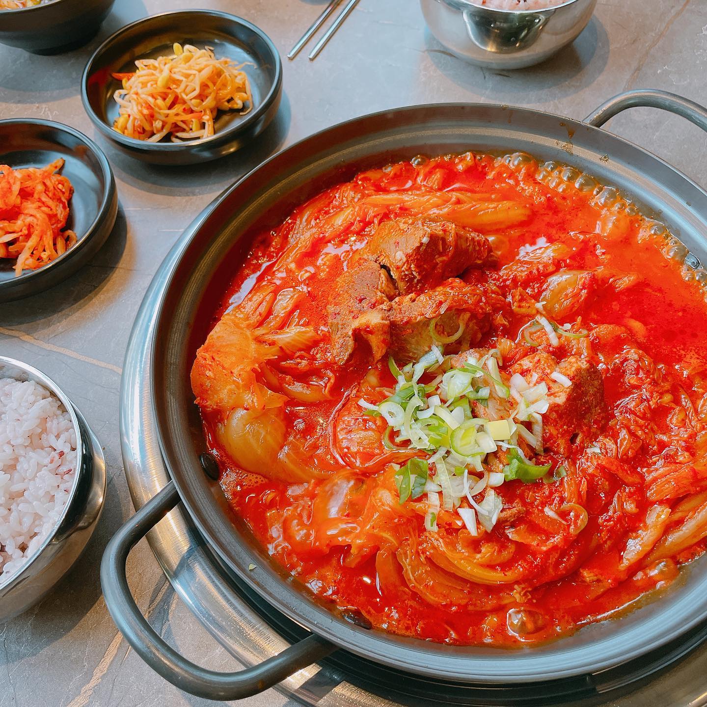 토복이 촘파 보고 김치찜🧡

⠀⠀⠀⠀⠀⠀⠀⠀⠀⠀⠀⠀⠀⠀⠀⠀ ⠀⠀⠀⠀⠀⠀⠀⠀⠀⠀⠀⠀⠀⠀⠀⠀

⠀⠀⠀⠀⠀⠀⠀⠀⠀⠀⠀⠀⠀⠀⠀⠀ ⠀⠀⠀⠀⠀
#the팔당#김치찜#점심#흑토끼맘#흑토끼띠#육아소통##일상 #데일리 #디엠 #첫줄좋반 #좋아요 #팔로미 #팔로우 #화장품 #뷰티  #selca #selfie #dailylook #daily #ootd #likeforlikes #followｍe #followforfollowback #l4l #f4f