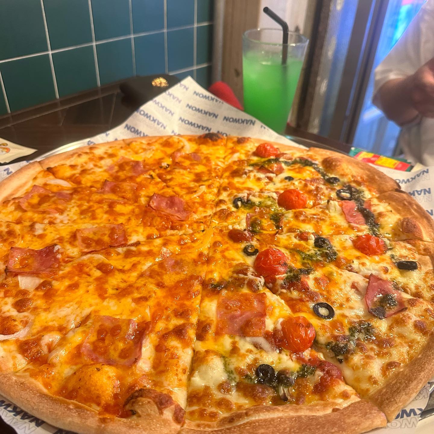 맛도 있더랑🍕🍕🍕
.
.
.
.
.
.
.
.
.

#낙원스낵 #신촌맛집 #수제맥주 #피맥 #먹스타 #먹방 #피자 #신촌 #instagood #instalike #저녁 #술스타그램 #맛스타그램 #맛집 #추천 #pizza