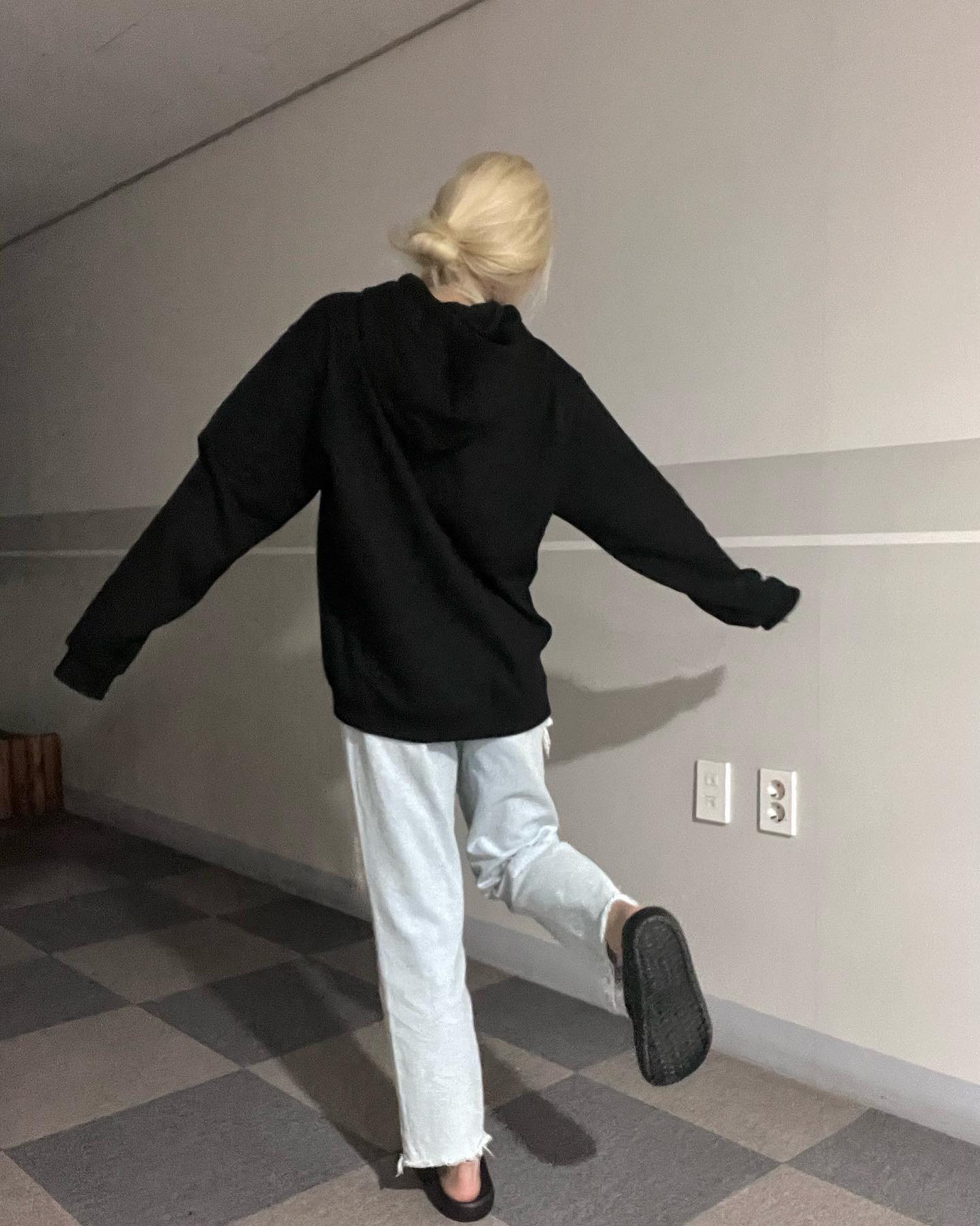 #협찬 #슈펜 #쪼리추천 #리커버리쪼리
shoopen_official 

🩴 논슬립 베이직 리커버리 쪼리

다양한 여름코디에 휘뚜루마뚜루 매치하기 좋은 데일리 아이템이져💓