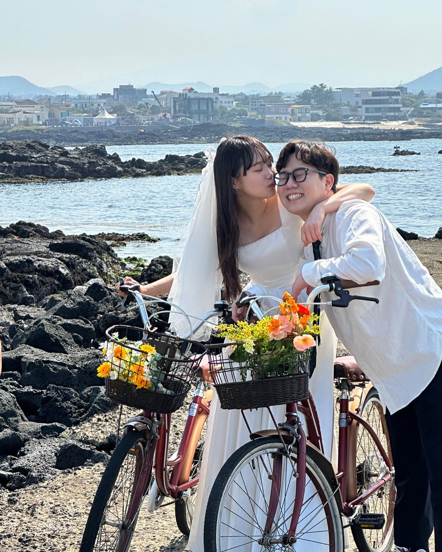 무보정이 이러면 보정본 어떻다는 거죠 .. 작가님과 동행실장님이 만들어주신 오늘 하루. 우리들의 블루스, 끝 ! (두번은 못해) 👰🏻🤵🏻🎈