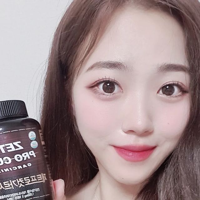 𝕊𝕚𝕟𝕘𝕖𝕣 주디(Judy) on Instagram: "#광고 탄수화물 중독자 보시오🔥 탄수화물 분해에는 가르시니아라는 건 다들 아시죠? 저는 특히 떡, 빵같은 탄수화물을 너무 좋아하는 사람이라 끊