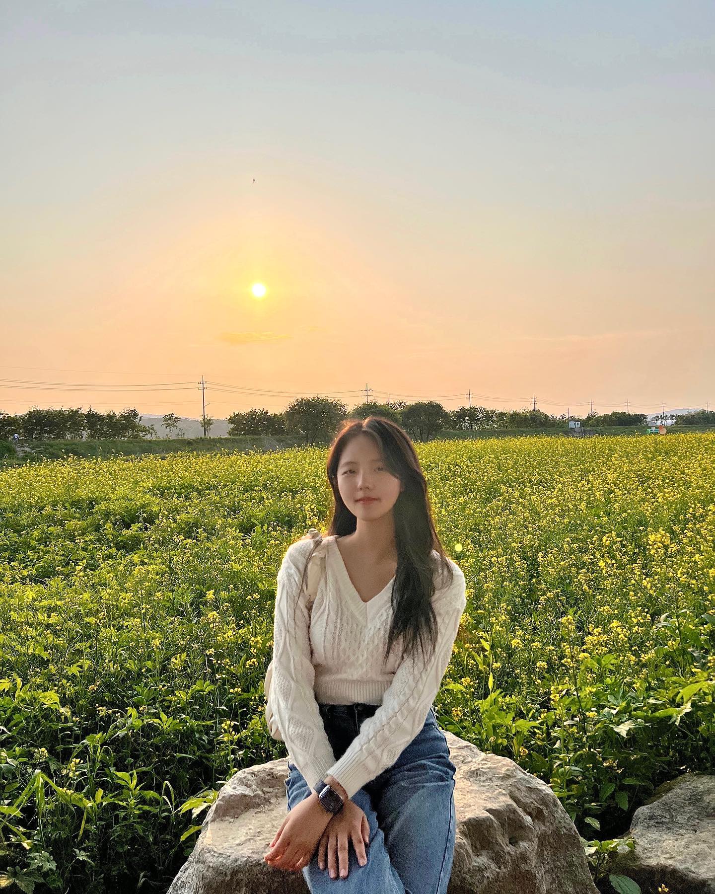 해질녘 유채꽃 맛집
막 조성해 놓은 올해도 이 정도인데 
내년엔 더 옴총나겠다
내년에도 유채꽃보러 여기러😁