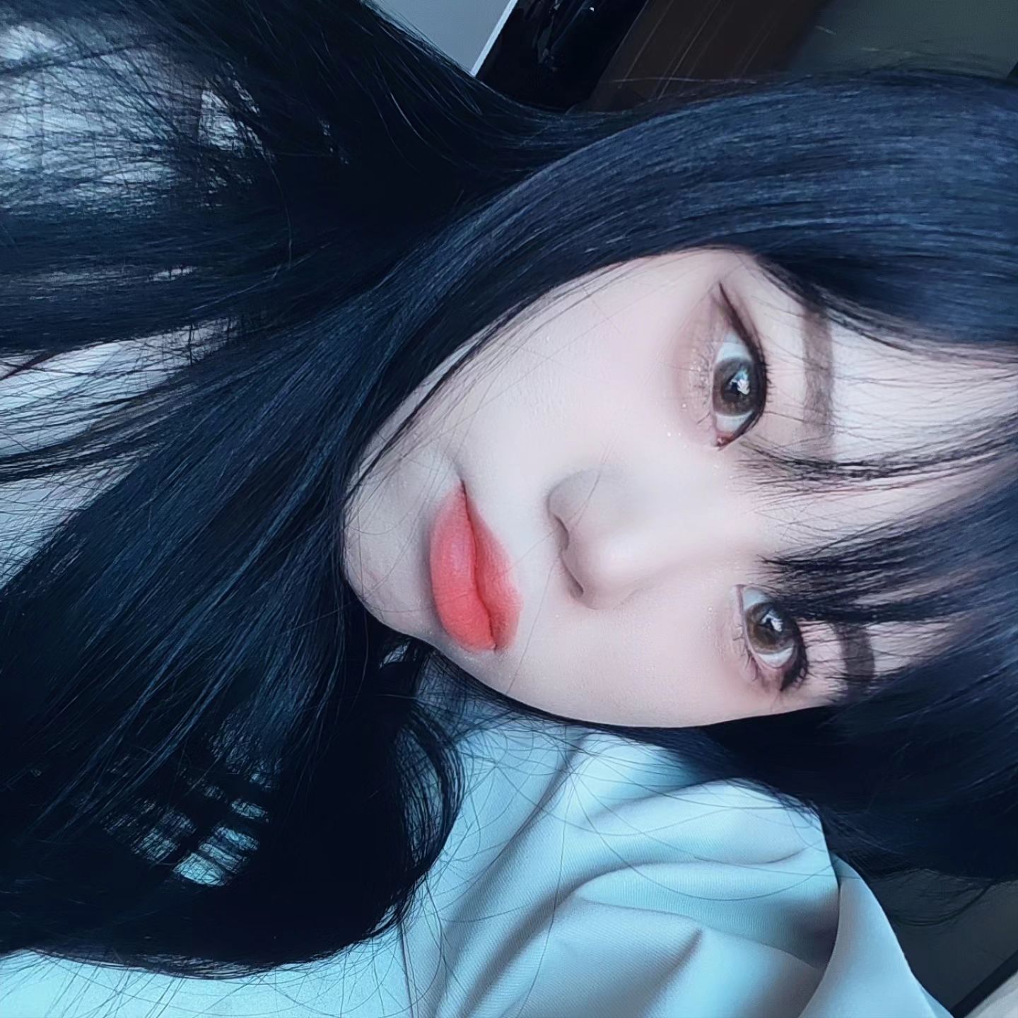 아무 생각 없는 표정 🤔🤔
앞머리 자를 때가 또 왔구나 , ,