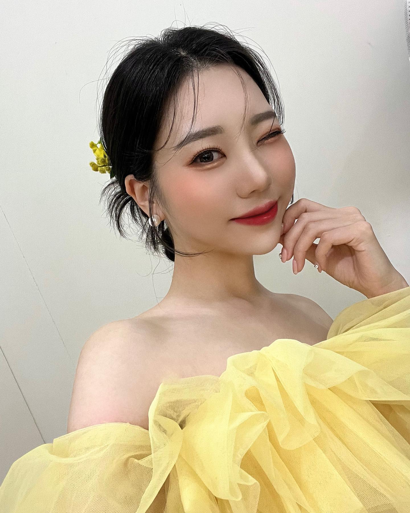 오랜 경력 만큼이나 실력 좋은 메이크업 쌤💛
어울리는 메이크업 잘 캐치해주셔서
덕분에 촬영 잘 했어요~💕

💄 seoyeon_make_up 
💇‍♀️ gwangju_thethirdmind