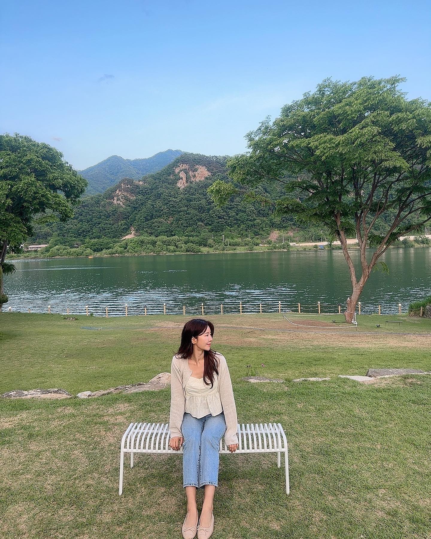 눈 앞의 삶에 충실하기 ! 🌿
초록 초록 너무 죠아아~

이제 날씨가 여름이네요 🌞
휴무날은 시간이 왜 빠르게
가는거죠? 하~