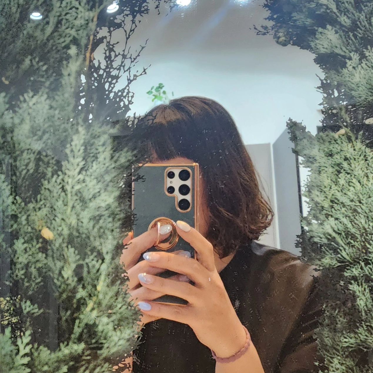 생머리 단발머리 관리하기 힘들어 찾아간 부크헤어~ 관리하기 편하게 하기 위해 상담을 받아 머리를 했는데 넘 맘에 들게 이쁘게 되어서 좋아요~ 상담, 시술 모두 너무 꼼꼼하게 해주시고 엄청 친절하게 대화도 해주시고 머리하는 동안 너무 편안하고 좋았어요~ 매장도 깔끔하고 들어가는 입구에 꽃도 많아서 들어가면서부터 힐링 되었어요~ 

#상왕십리역미용실 #왕십리미용실 #센트라스미용실 #상왕십리부크헤어 #부크헤어