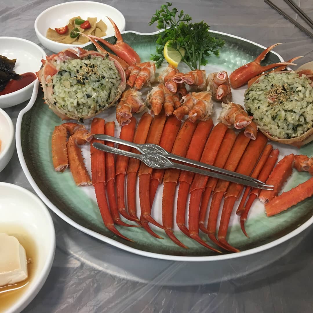 속초대게축제한다길래
수소문 끝에 찾은 맛집!

#속초대게축제 #속초여행 #속초맛집 #속초대게 #속초홍게 #속초맛집추천 #홍게라면 #게라면 #속초대게맛집#대게나라조개마을