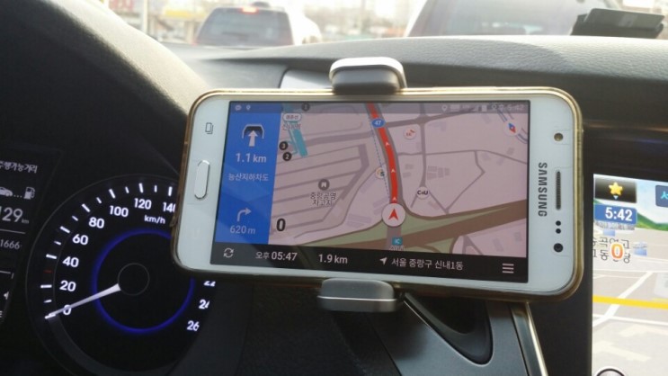 차량용 핸드폰거치대 '대쉬크랩' 간편하게 설치