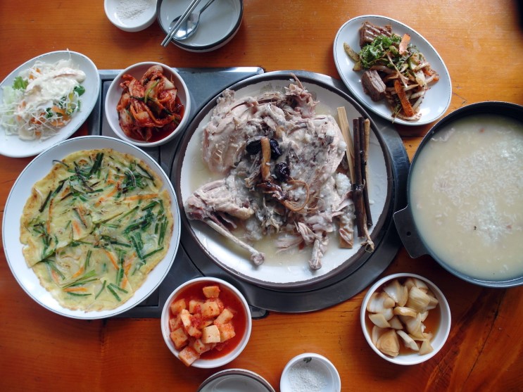 홍은동 맛집, 홍제동 산천마루, 닭 한방 누룽지 백숙과 메뉴판