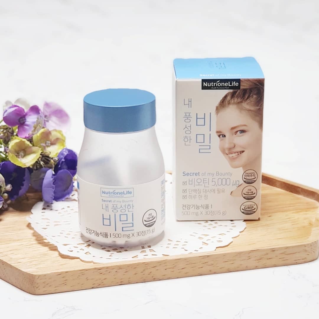 축복맘 스마일 on Instagram: “#내풍성한비밀 . 불규칙한 식습관 때문에.. 출산 후유증 때문에.. 자꾸만 후두둑 빠지는 내 머리카락.. . 울 신랑이 나더러 #머리빨 이랬는데... 이제 그것도 안되려나.. 흑흑.. 😭😭 . 지금이 바로 #이너뷰티 신경써야할 때!! 비타민 섭취를…”