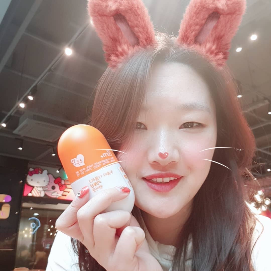 Sunny Shiny on Instagram: “매년 결심하는거지만... 대체 이 살들은 왜 안빠지는거니.. ;; 이대로는 안되겠다싶어 #주홍이 도움받는 중 #소유다이어트 로도 유명한 #grn #분홍이 #초록이 뒤를이어 핫