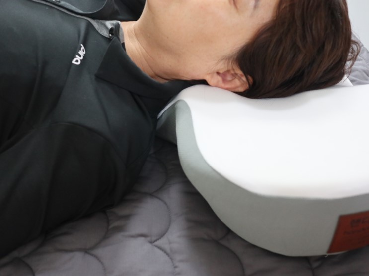 핸디크 경추베개 써보니 메모리폼베개 왜 쓰는지 알겠네
