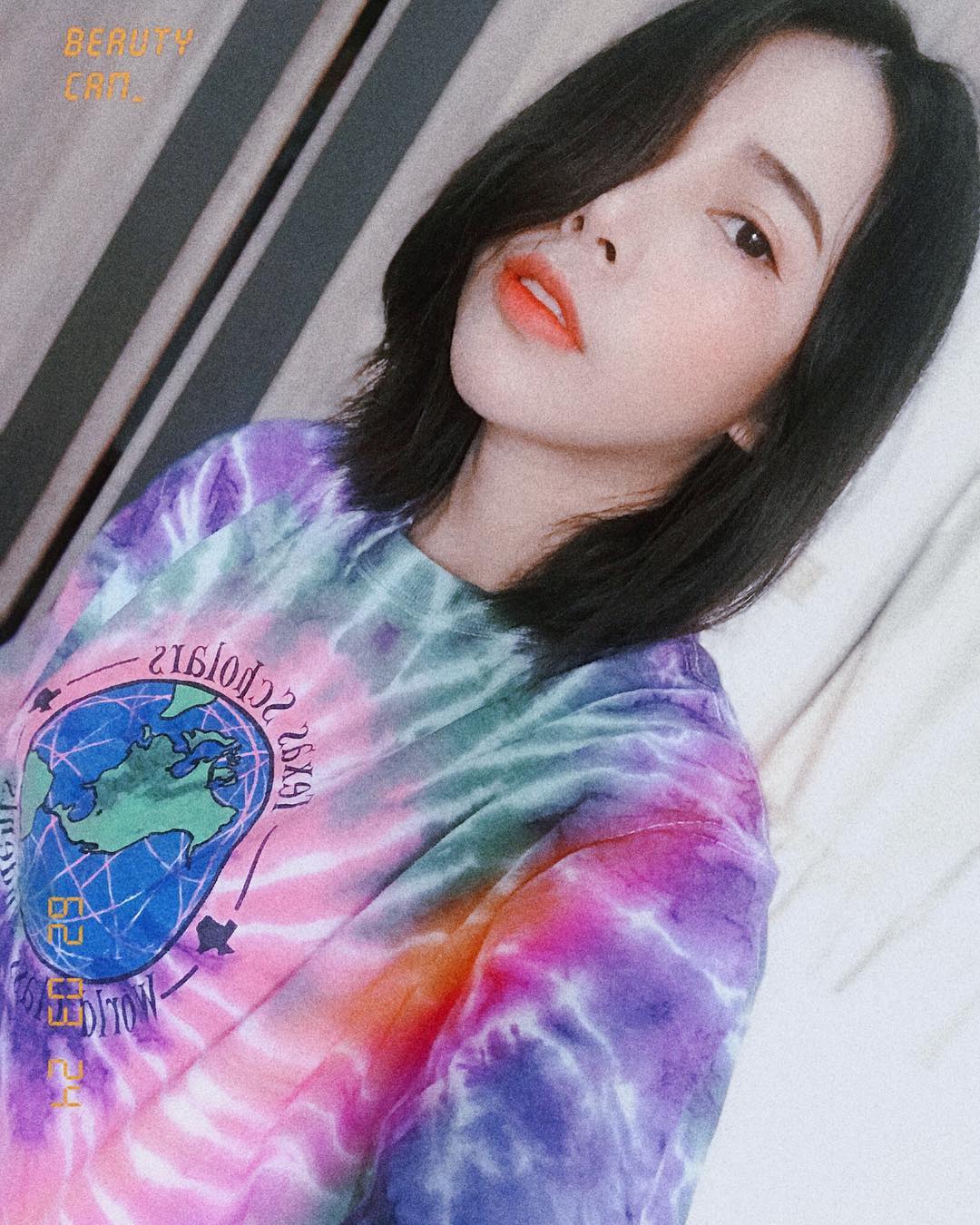 ลงเสื้อมัดย้อมเพิ่มแล้วนะค้า เริ่มต้นตัวละ💯 ดูของพร้อมส่ง จิ้มเลยจ้า #2dstock 💛ตัวในรูปที่แม่ค้าใส่ 100 เดียวน้า ยังอยู่จ้า💛