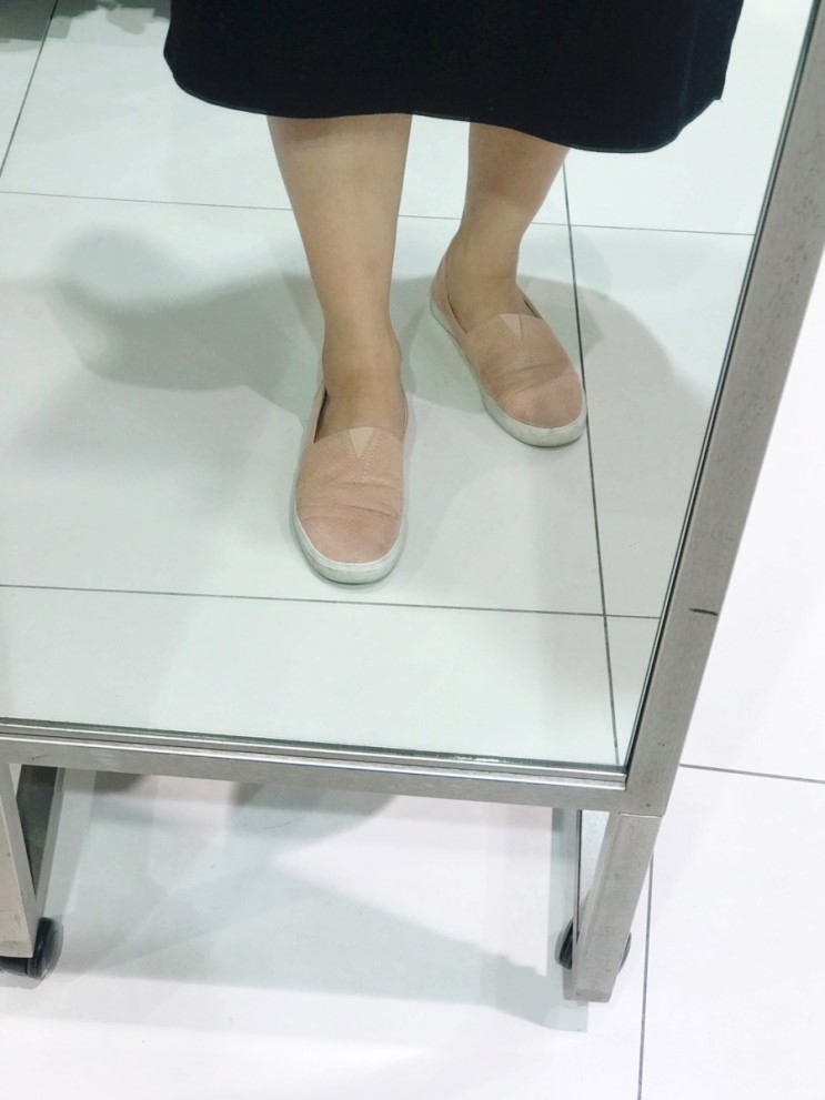 여자 페이크삭스 스니처즈 신을 때 안벗겨져서 좋다!