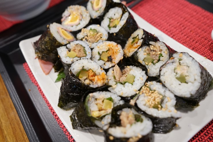 [홍대 맛집]알리바바쏙쏙김밥 홍대점 / 분식맛집! 꼬마김밥맛집!푸짐하게 먹을수 있는 가게!