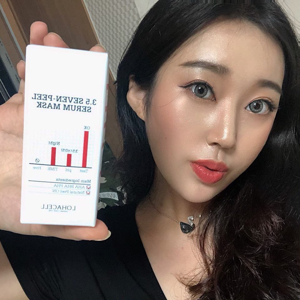 CHOI MIN YOUNG on Instagram: “진짜 너무 만족스러운 ‘로하셀 3.5세븐 -필 세럼’  여드름  피부로 생긴 모공에  블랙헤드랑  화이트 헤드 때문에  회장을 해도  뭔거  밀리는 느낌이 났었는데  3.5의 낮은 산도가 피부에 롤링 되며 알칼리화된  피부 밸런스를 잡아주고  7가지…”