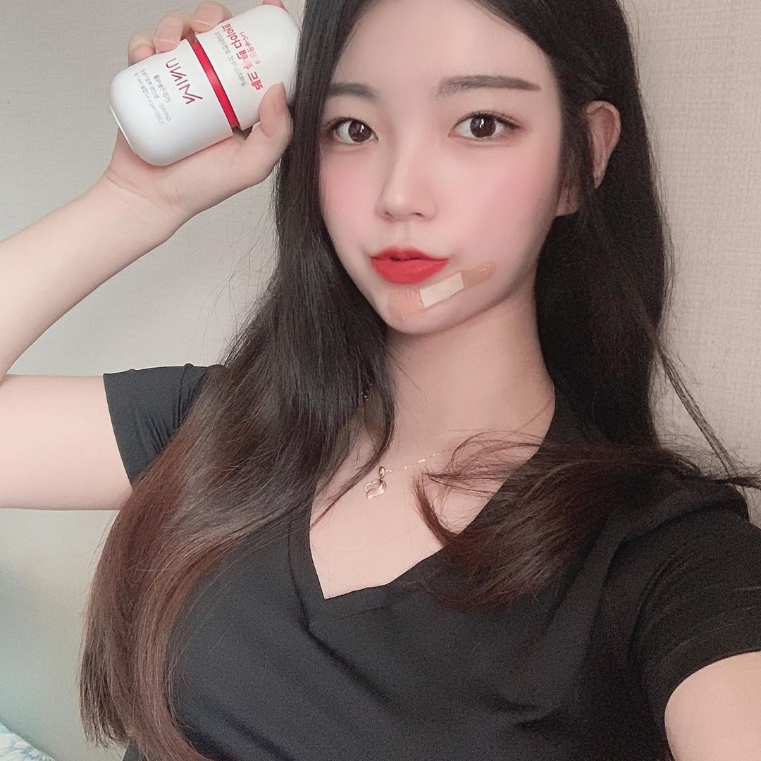 소영짱♥ on Instagram: “여름이 갑자기 찾아와서 열심히 다이어트중 😂 다이어트도 권태기 찾아와서 힘들었는데 미누먹고 극복완료 ♥ 아침저녁은 쉐이크로먹고 점심은 먹고싶은대로 먹었더니 다이어트성공 🥰 체지방감소를 원하는 여성분들은 미누레드큐텐으로 ! 몸짱되고싶는 남성분들은…”