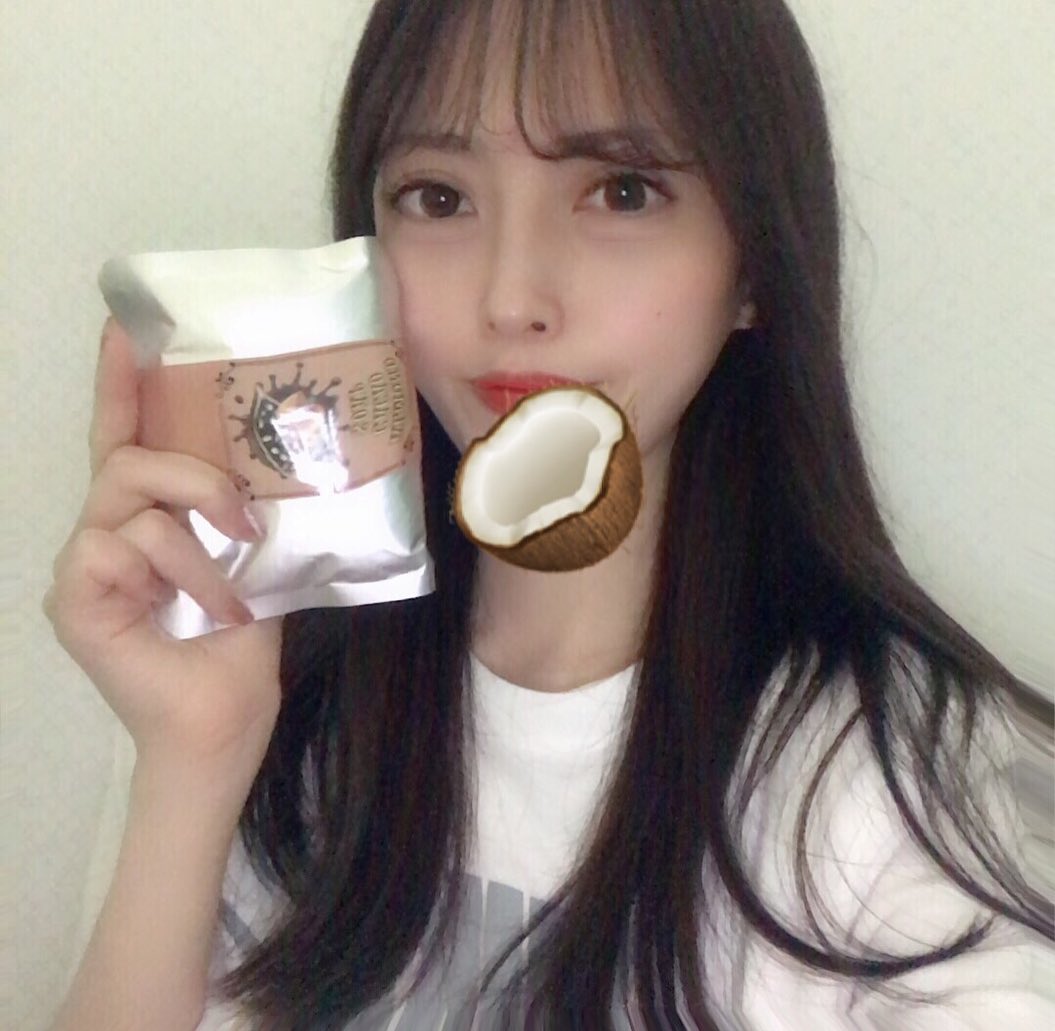 은지공주💕 on Instagram: “✨스킨365 아몬드카카오비누✨  요새 피부가 푸석푸석해서 걱정이었는데 쫀쫀한 천연비누 거품으로 클렌징+트러블+모공관리 까지  너무너무 조아용🧡 . . . 구매는요기서 https://smartstore.naver.com/skin365beauty…”
