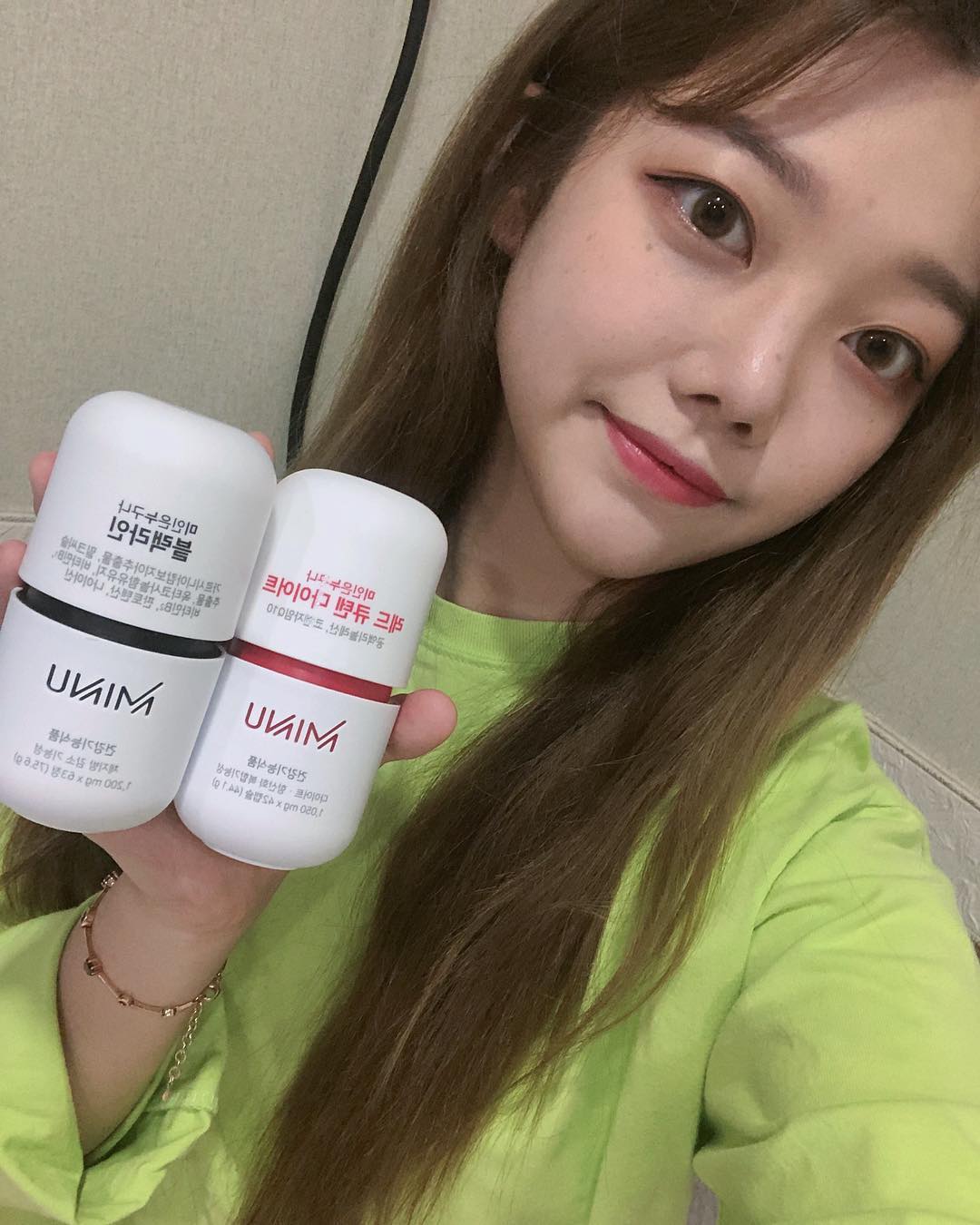 거니야(김건희) on Instagram: “미누의 선미 다이어트 CLA 다이어트 와 가르시니아 블랙라인 다이어트 세트 최근에 먹는거에 너무 빠져서 살이 쪄버려 마음먹고 하루에 두끼나 한끼 먹고 레드라인 먹고 집에서 유튜브 보면서 가볍게 운동했는데 일주일만에 3키로 감량했다 블랙라인은…”