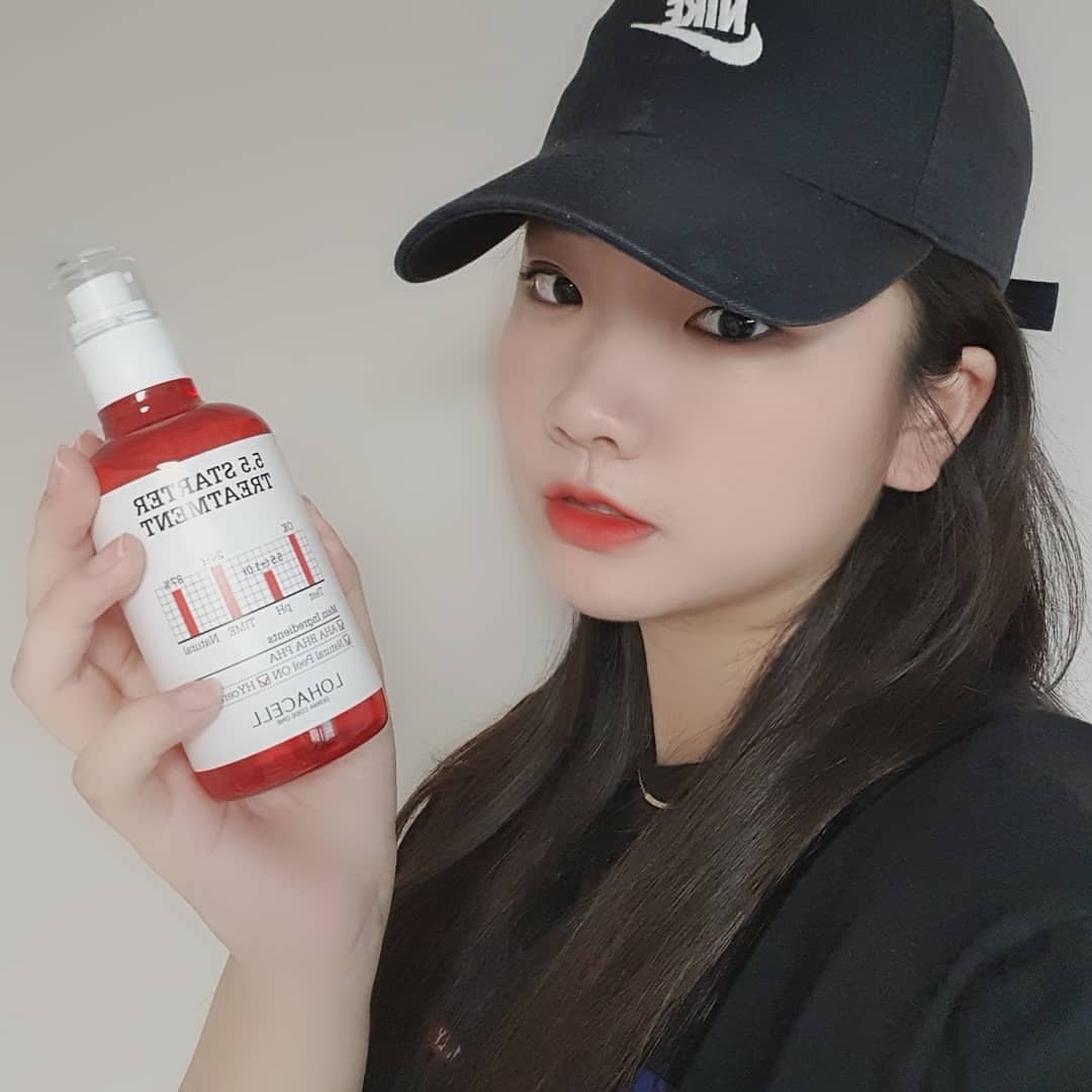 @buzz._.6 on Instagram: “⚡로하셀 5.5 스타터 트리트먼트⚡ ⚡순하지만 확실한 각질케어 ⚡무너진 피부밸런스 되찾아주는 약산성 케어 ⚡제주 산소수로 보습력🆙️ 🌼샤워후에 0단계로 사용하는 샤워스킨으로 3일만에 각질걱정🙅‍♀️🙅‍♀️ 각질 뿐만 아니라 블랙헤드정리까지 깔끔하게…”