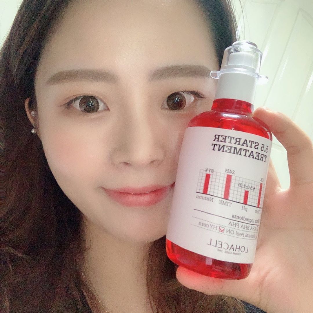 ෆ ᴊ ɪ ɴ ෆ + ෆ 훈 ෆ on Instagram: “피부에 가장 알맞는 ✔️로하셀 5.5스타터 트린트먼트 토너 ✨ 수부지에게 여름철 꼭 필요한 0단계 토너 ✨ 슬슬 더워지는 날씨에 화장도 들뜨고 모공끼임이 스물스물 생기던 피부에 빨간토너 사용 후 고민이 싹~ 사라졌답니당😝 저녁 세안후 토너로 쓱쓱…”
