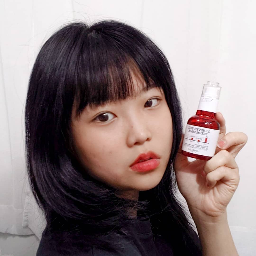 채원 on Instagram: “여름이라 유수분 밸런스가 맞지 않아져서 각질이나 모공케어가 힘들더라구요 문제를 일으킬 수 있는 각질이나 노페물을  제거해주는 바르는 세럼형 마스크로 바르고 씻어내주기만하면 되니까 자극없이 1주일에 한번, 1분 홈케어로 간단히 관리할 수 있어요💦 세안…”