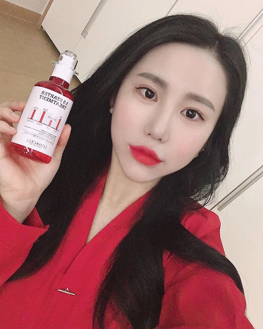 수진 on Instagram: “#로하셀5.5스타터트리트먼트 로 #각질 노폐물, 모공 청소 필수 아.시.겠.죠 ? ph5.5, 제주 산소수와 하이세라 함유로 수분 장벽 생성, 순한 데일리 케어를 위한 87% 사용, 피부 자극 테스트 완료는 물론. 내 화장이 뜨지 않는 비밀 ^-^…”